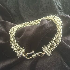 Circle Link Bracelet W/Hook Close